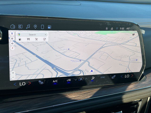 Used 2025 Chevrolet Tahoe Z71 w/ Comfort Package image 14