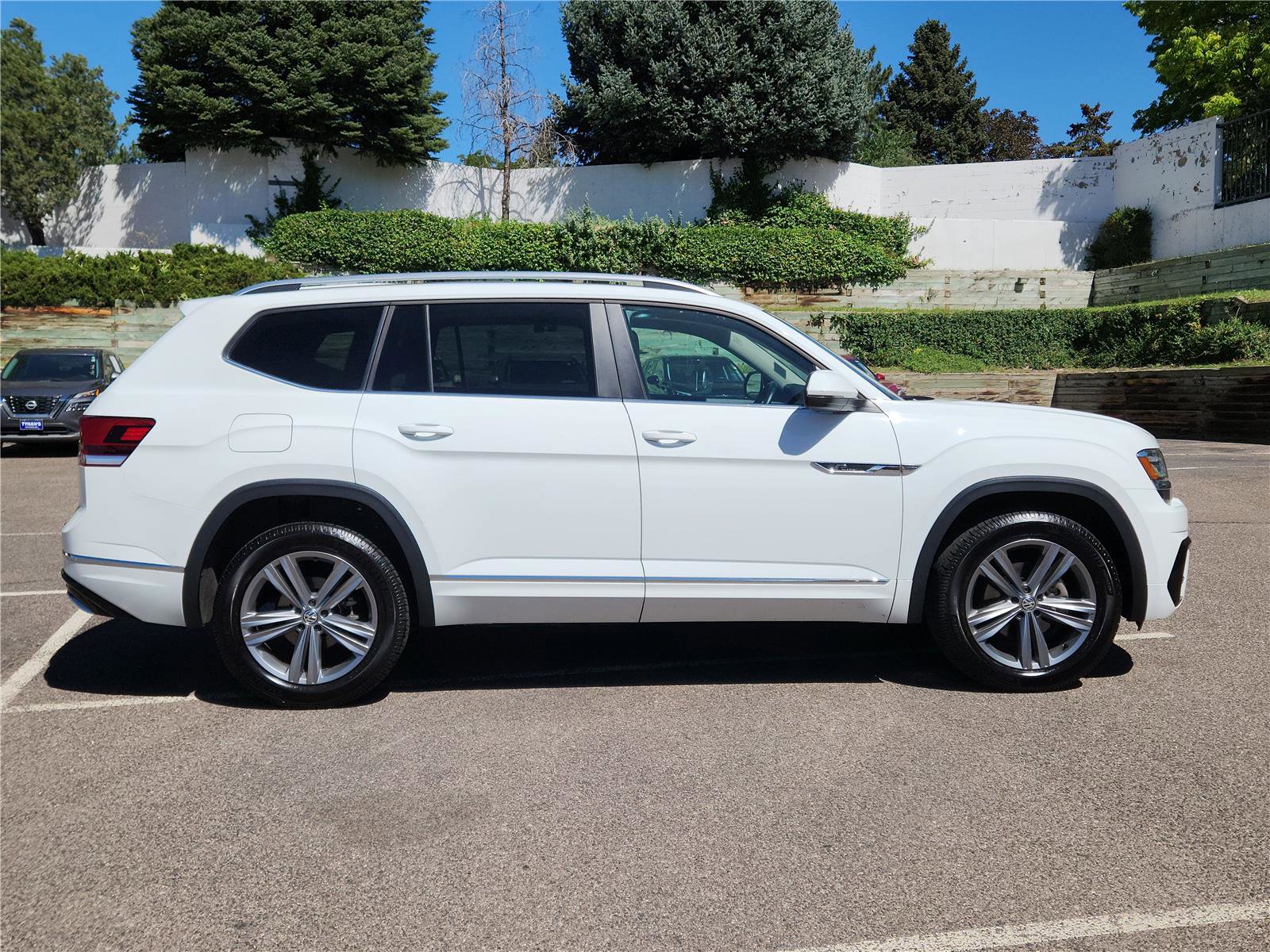 Used 2019 Volkswagen Atlas SEL R-Line image 2