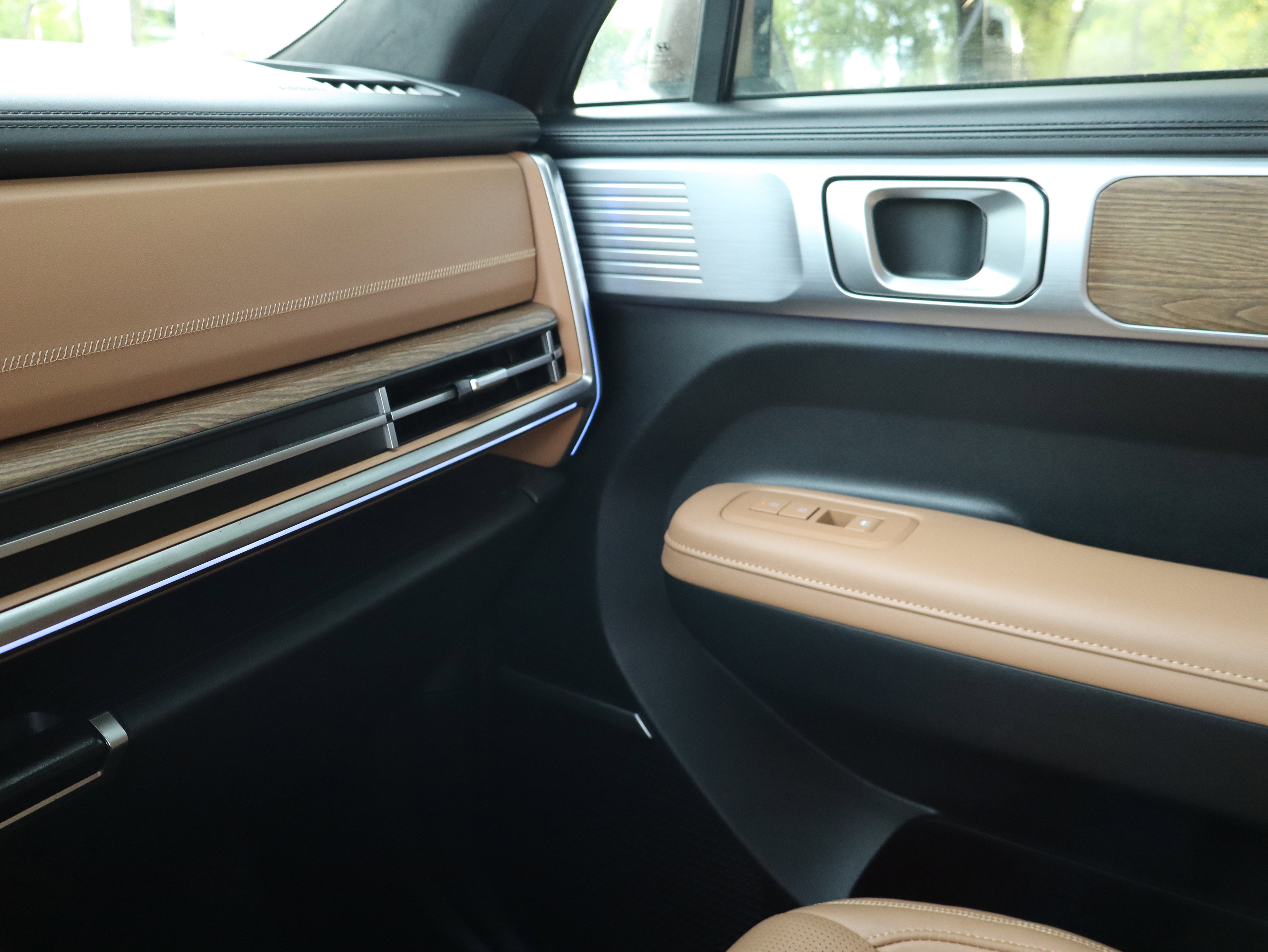 Used 2026 Hyundai Santa Fe Calligraphy AWD/4WD image 36