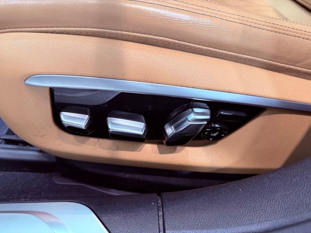 Used 2017 BMW 750i xDrive image 23