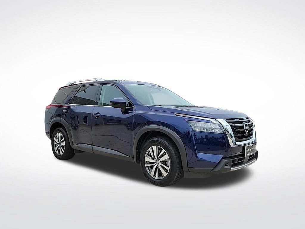 Used 2025 Nissan Pathfinder SL AWD/4WD image 9
