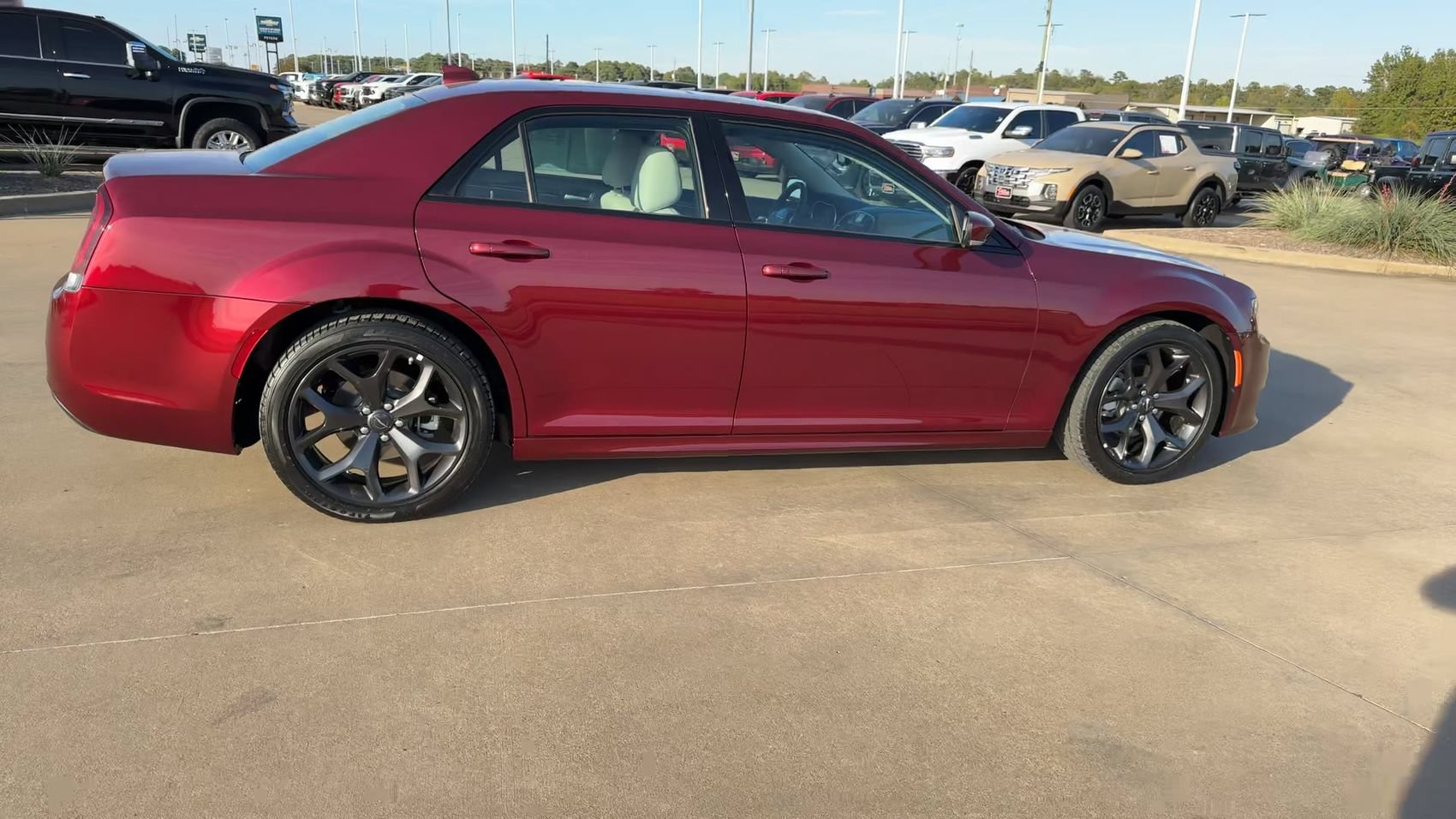 Used 2023 Chrysler 300 Touring L w/ Popular Equipment Group RWD image 9
