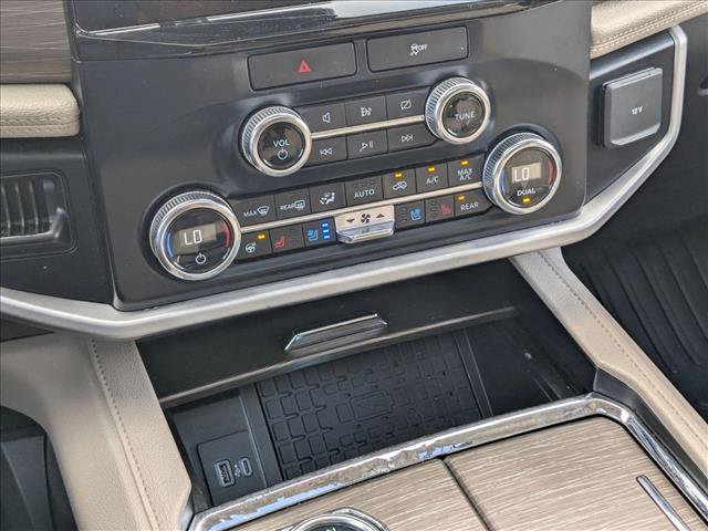 Used 2022 Ford Expedition Limited image 16