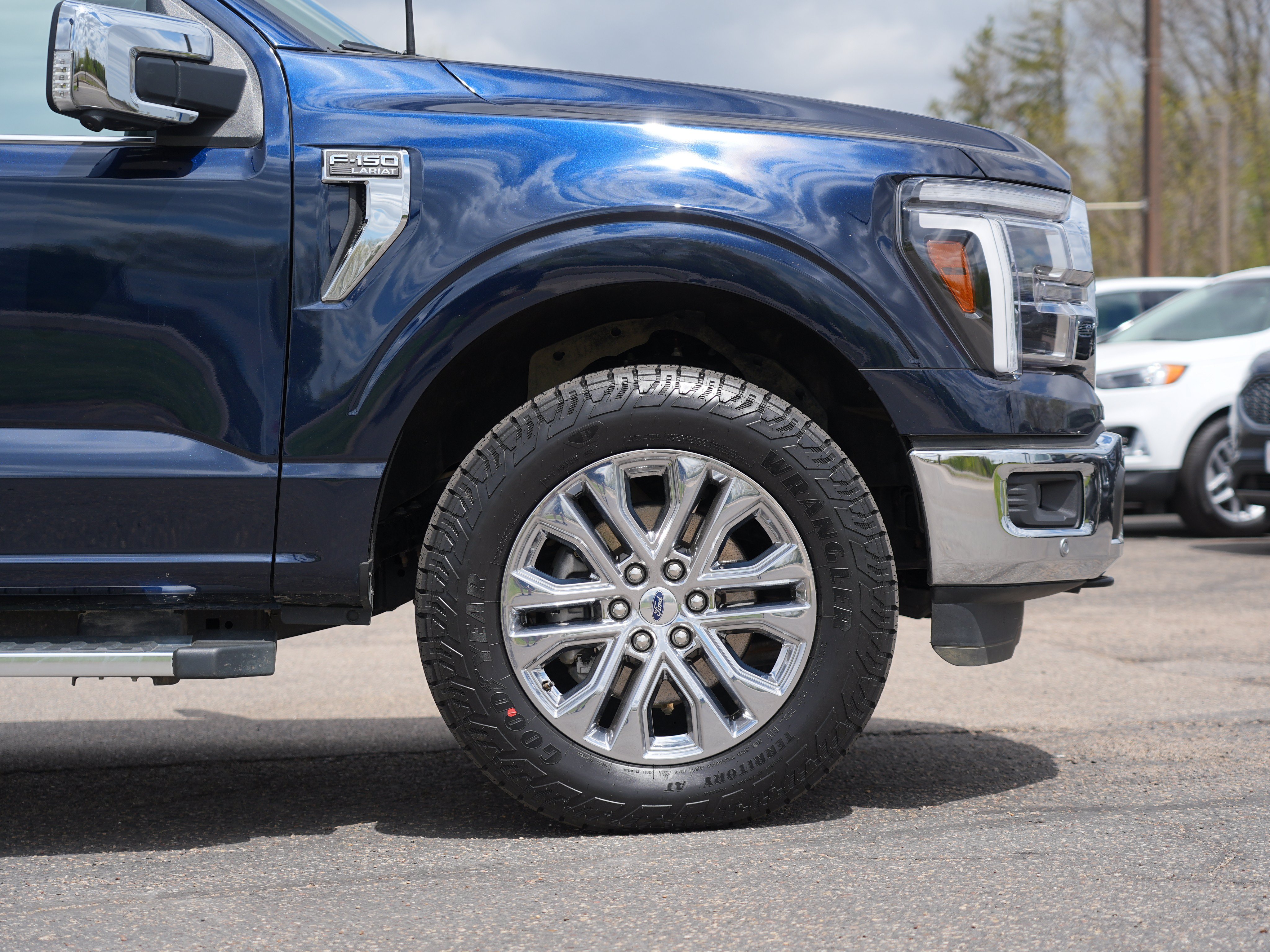 Used 2025 Ford F150 Lariat w/ Equipment Group 502A High AWD/4WD image 13
