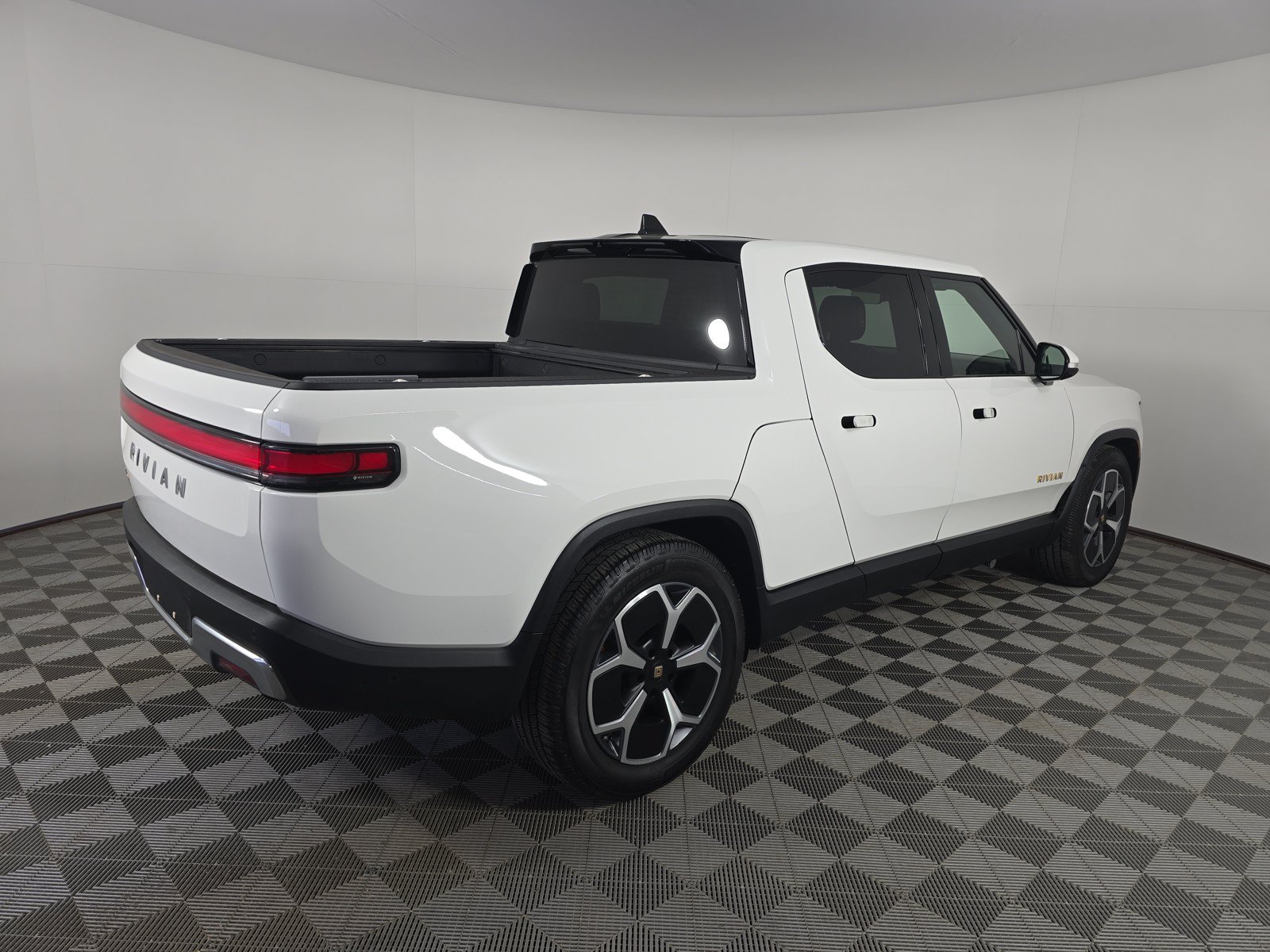 Used 2022 Rivian R1T Launch Edition AWD/4WD image 5