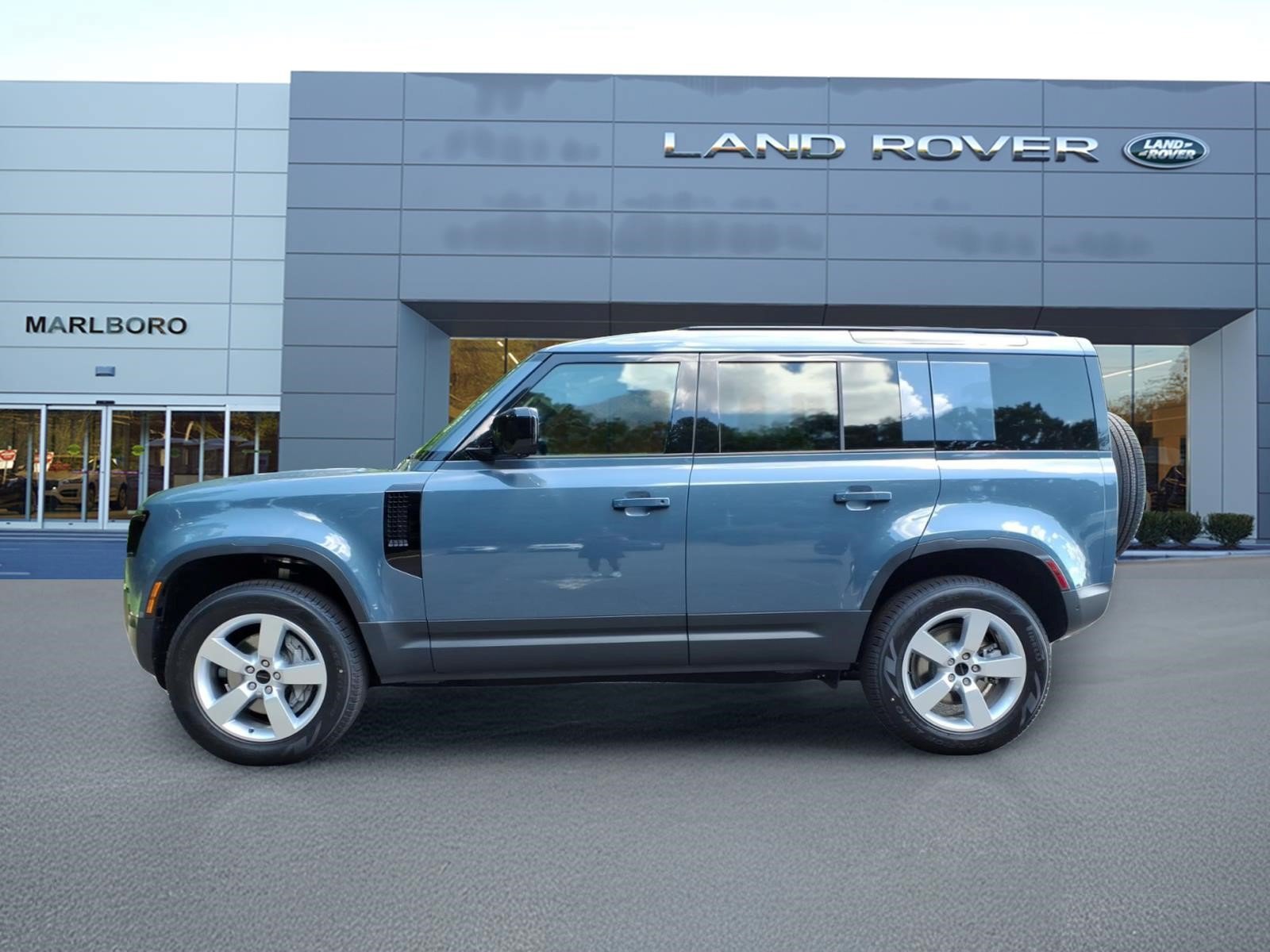 New 2026 Land Rover Defender 110 S AWD/4WD image 6