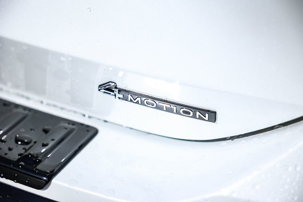 New 2026 Volkswagen Tiguan SE R-Line image 17
