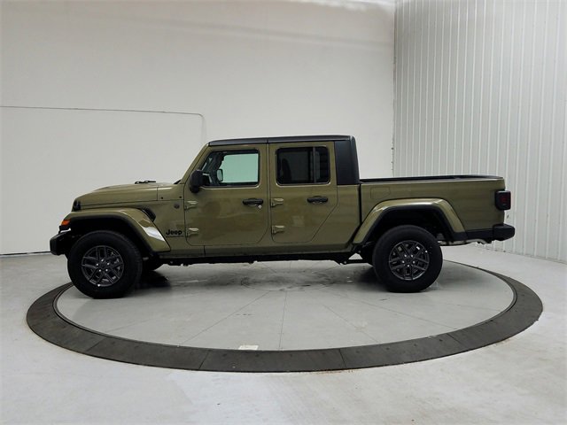 New 2025 Jeep Gladiator Sport image 4
