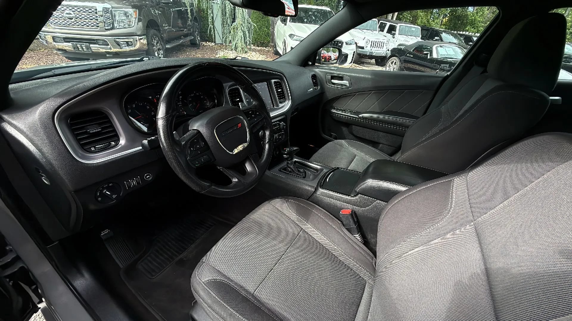 Used 2019 Dodge Charger SXT w/ Blacktop Package AWD/4WD image 13