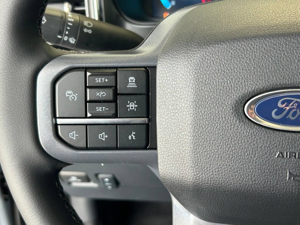 New 2026 Ford F250 Lariat w/ Black Appearance Package AWD/4WD image 40