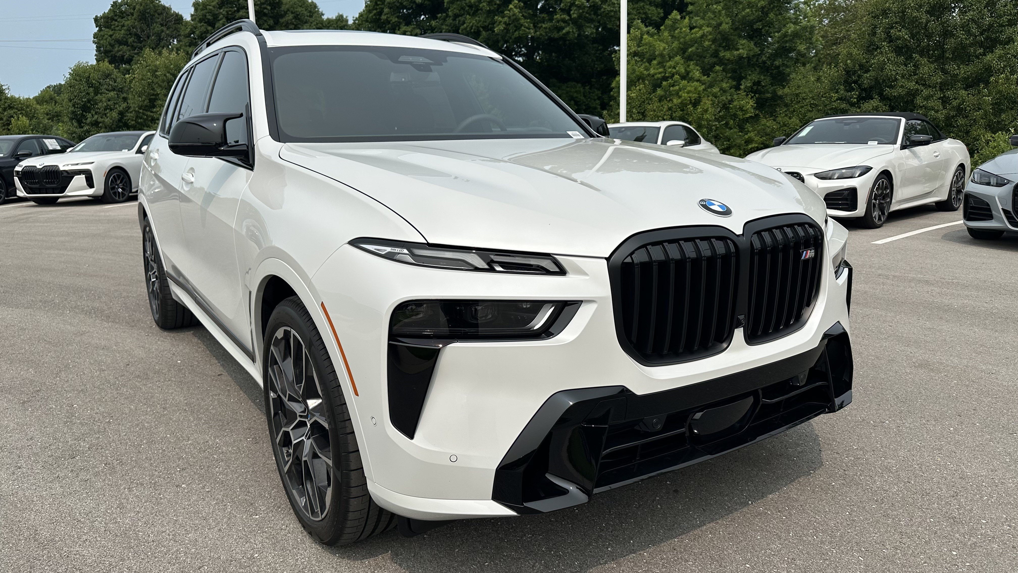 Used 2026 BMW X7 M60i AWD/4WD image 2