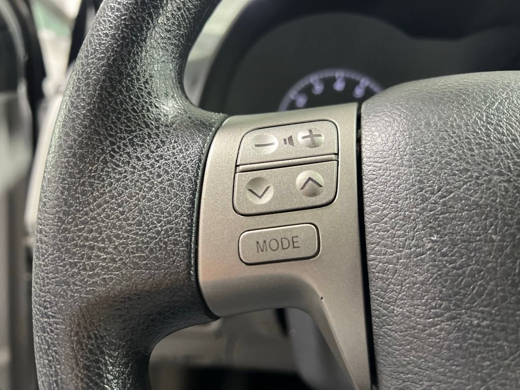 Used 2013 Toyota Corolla LE FWD image 28