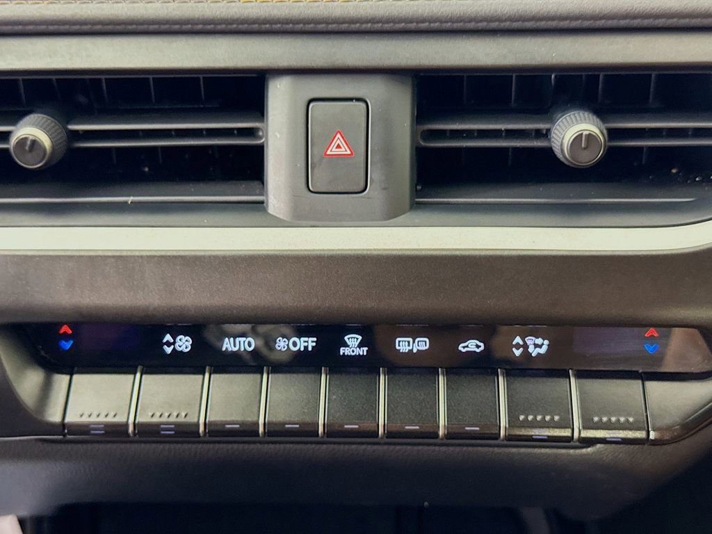 Used 2020 Lexus UX 200 FWD image 20