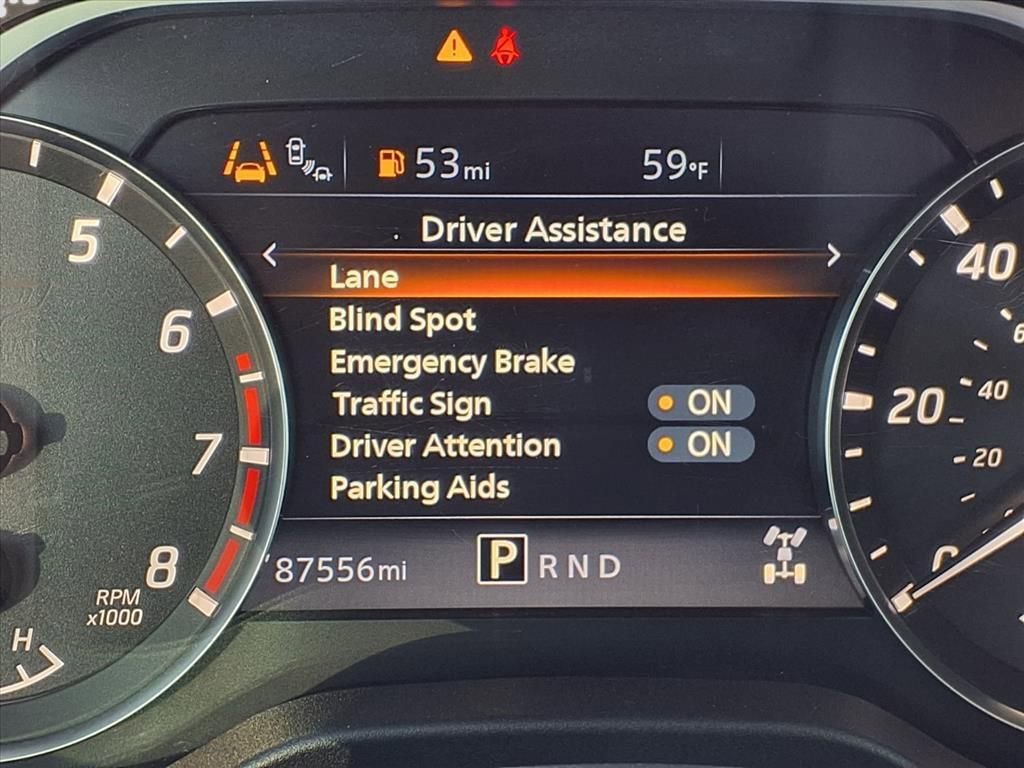 Used 2020 Nissan Titan SL w/ Moonroof Package image 30