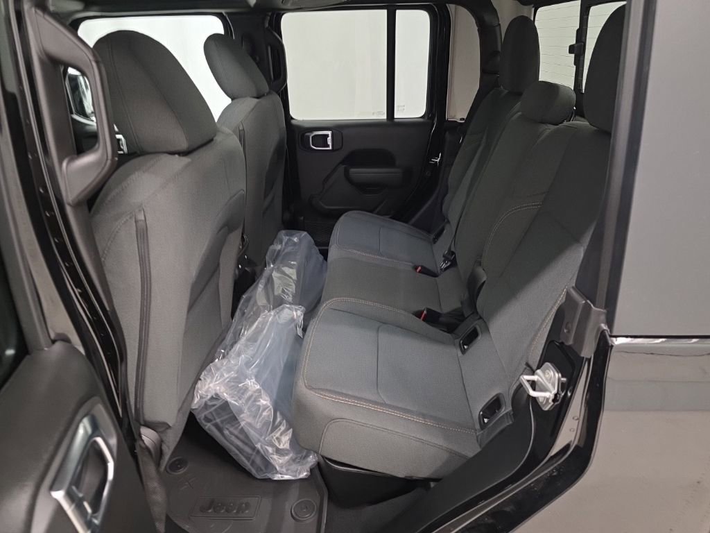 New 2026 Jeep Gladiator Sport AWD/4WD image 10