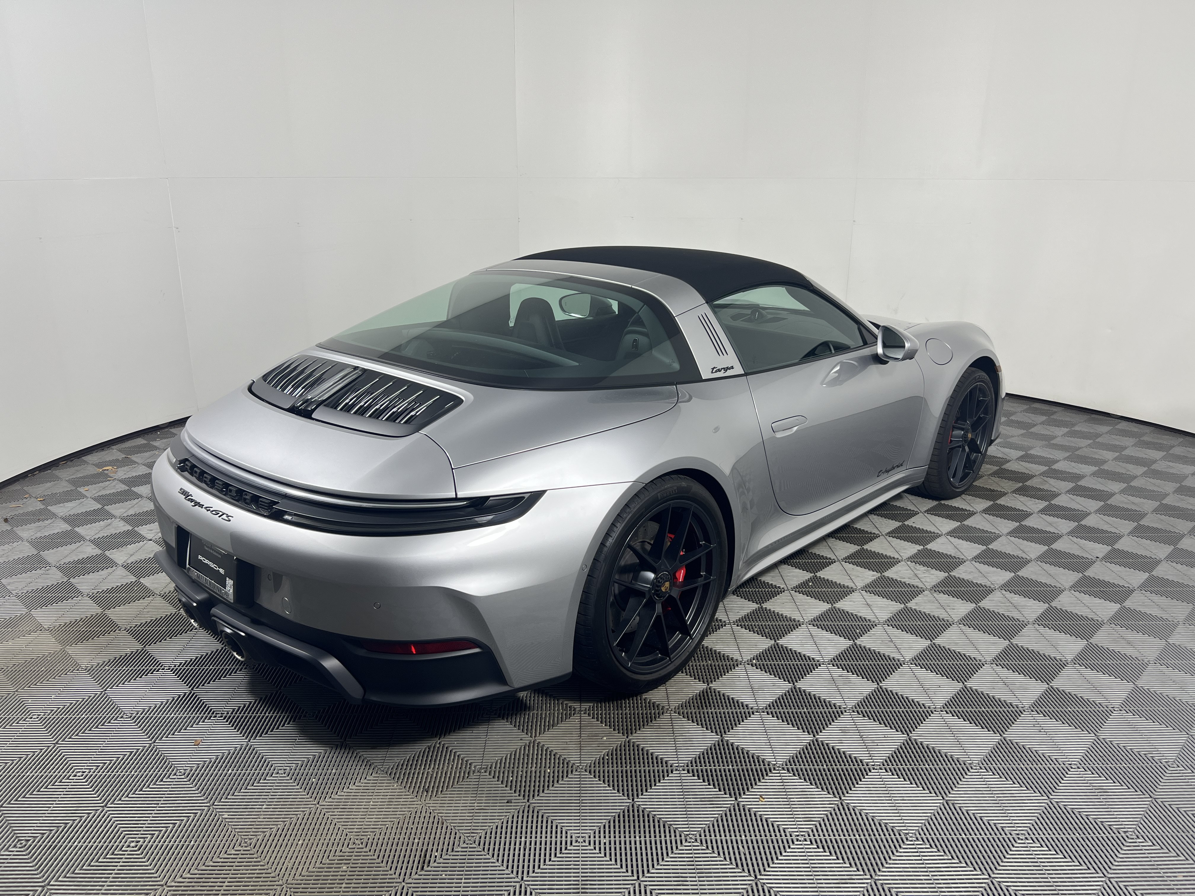 Certified 2026 Porsche 911 Targa 4 GTS AWD/4WD image 7