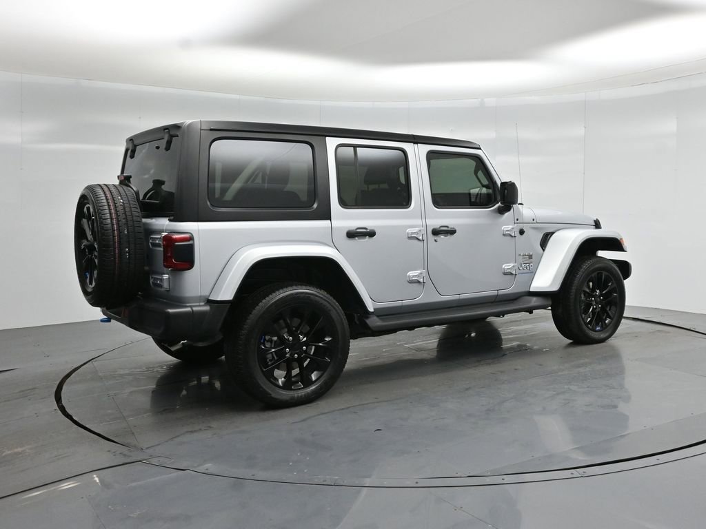 Used 2023 Jeep Wrangler Unlimited Sahara w/ Cold Weather Group image 26