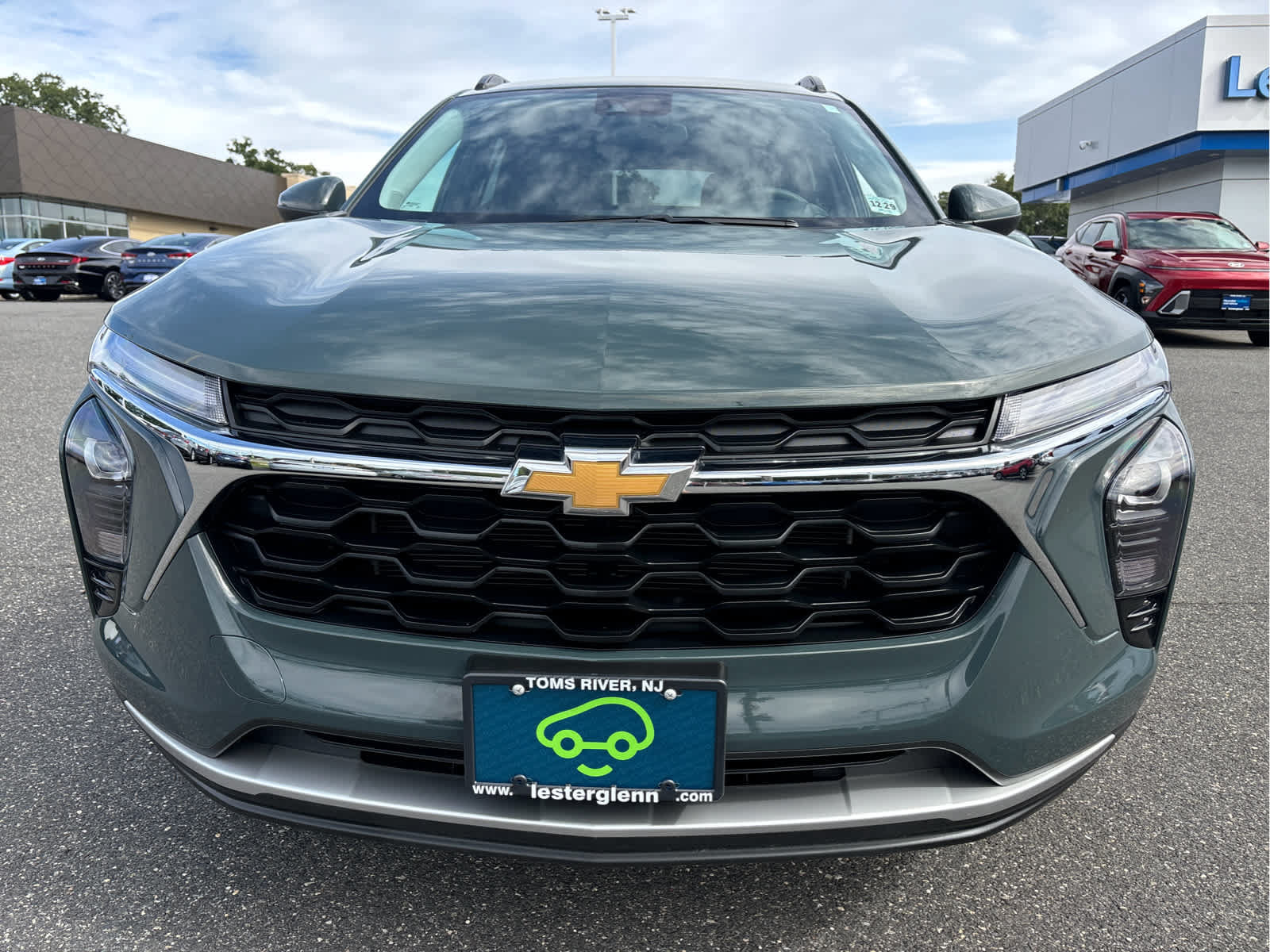 Used 2025 Chevrolet Trax LT FWD image 4