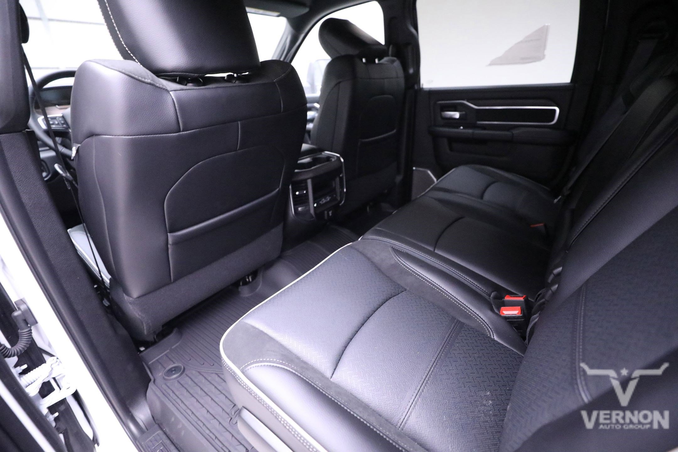 New 2025 RAM 3500 Laramie image 20