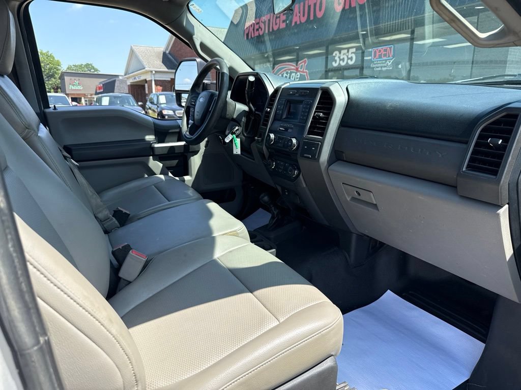 Used 2017 Ford F550 4x4 Regular Cab Super Duty image 33