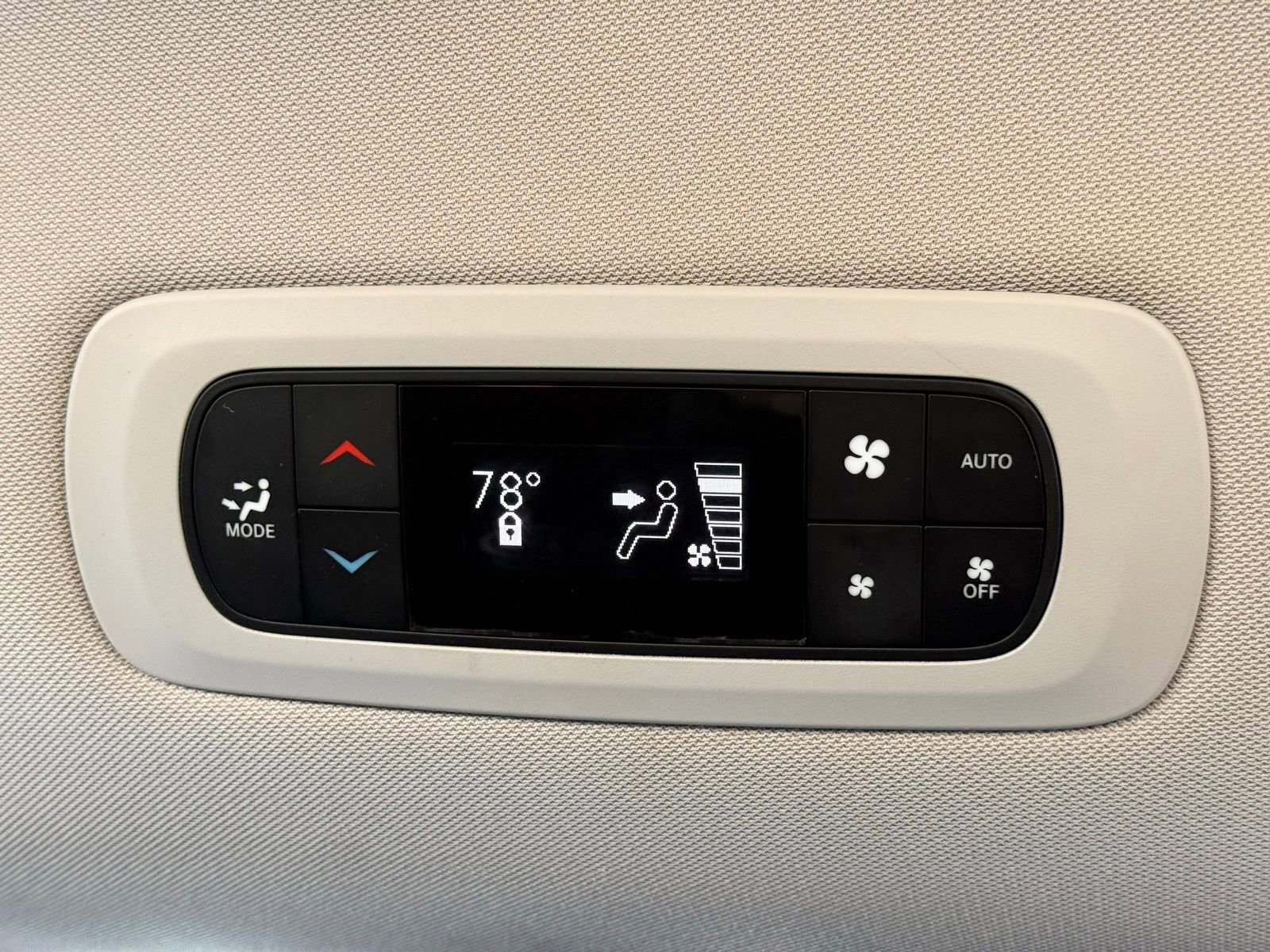 Used 2018 Chrysler Pacifica Touring-L image 27