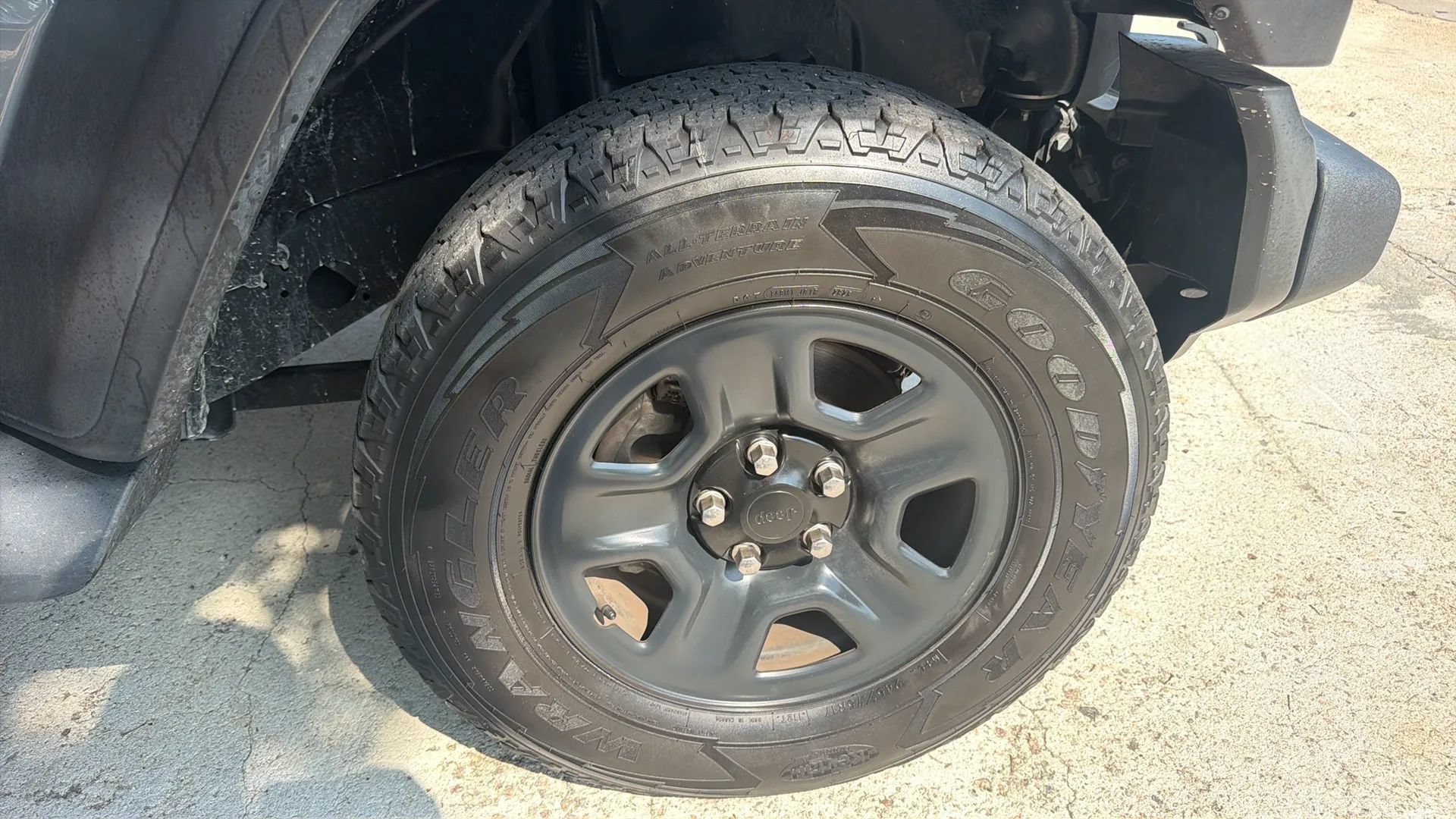 Used 2020 Jeep Wrangler Sport AWD/4WD image 28