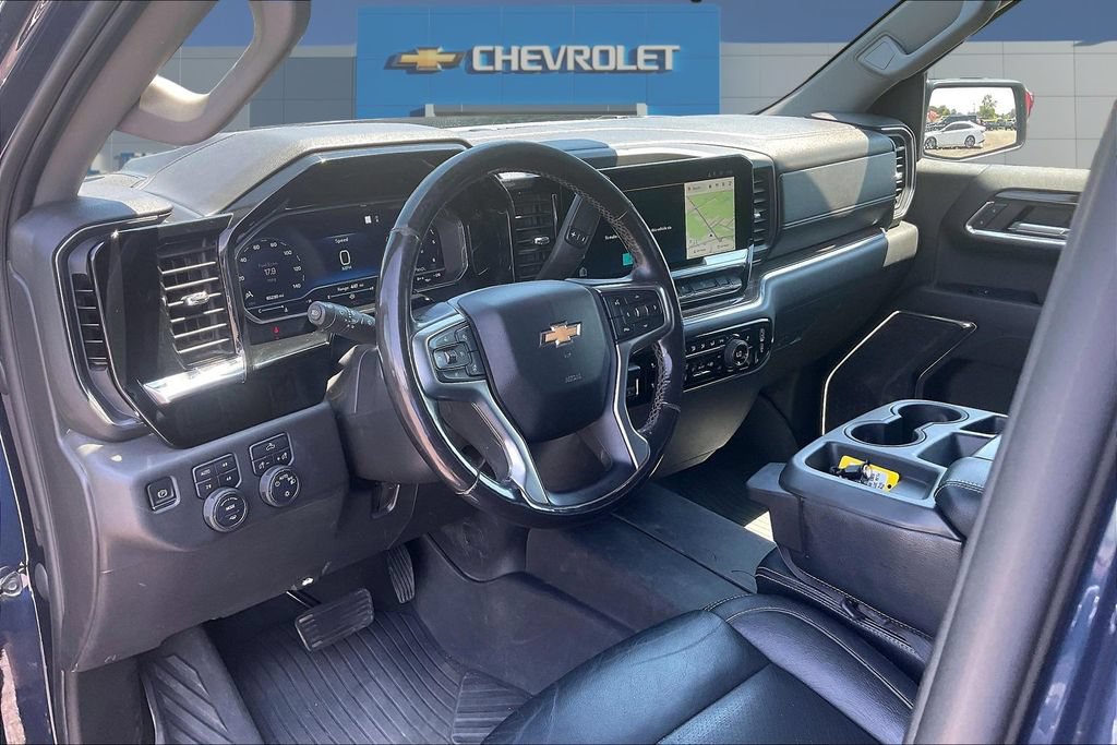 Used 2022 Chevrolet Silverado 1500 LT AWD/4WD image 18