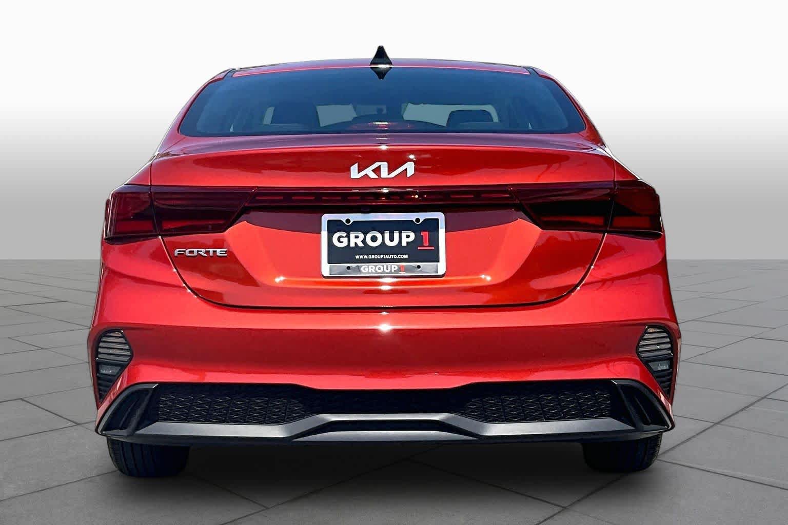 Used 2024 Kia Forte LXS w/ LXS Technology Package FWD image 5