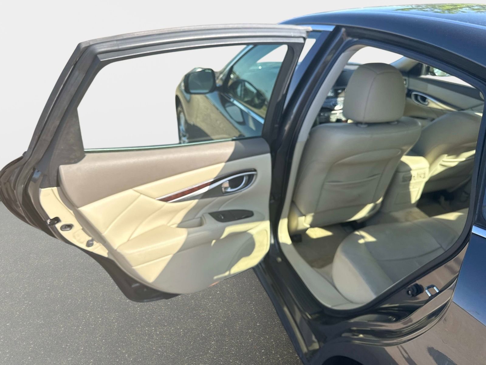 Used 2015 INFINITI Q70 3.7 image 9