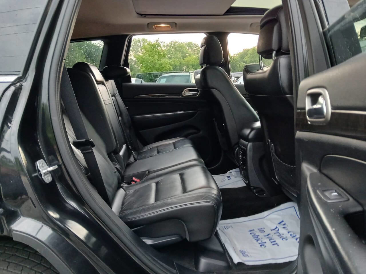 Used 2012 Jeep Grand Cherokee Laredo image 15