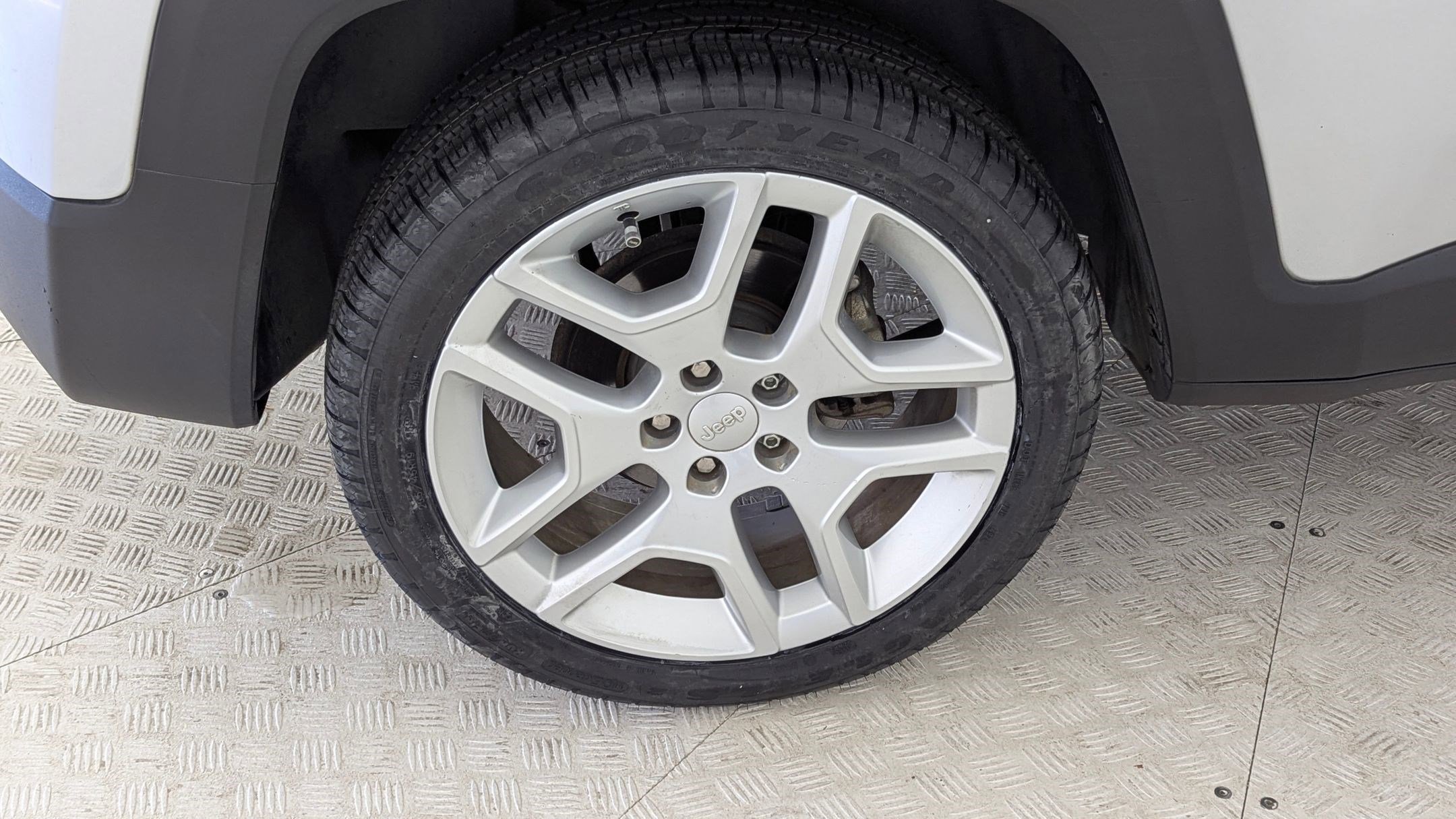 Used 2021 Jeep Renegade Latitude image 12