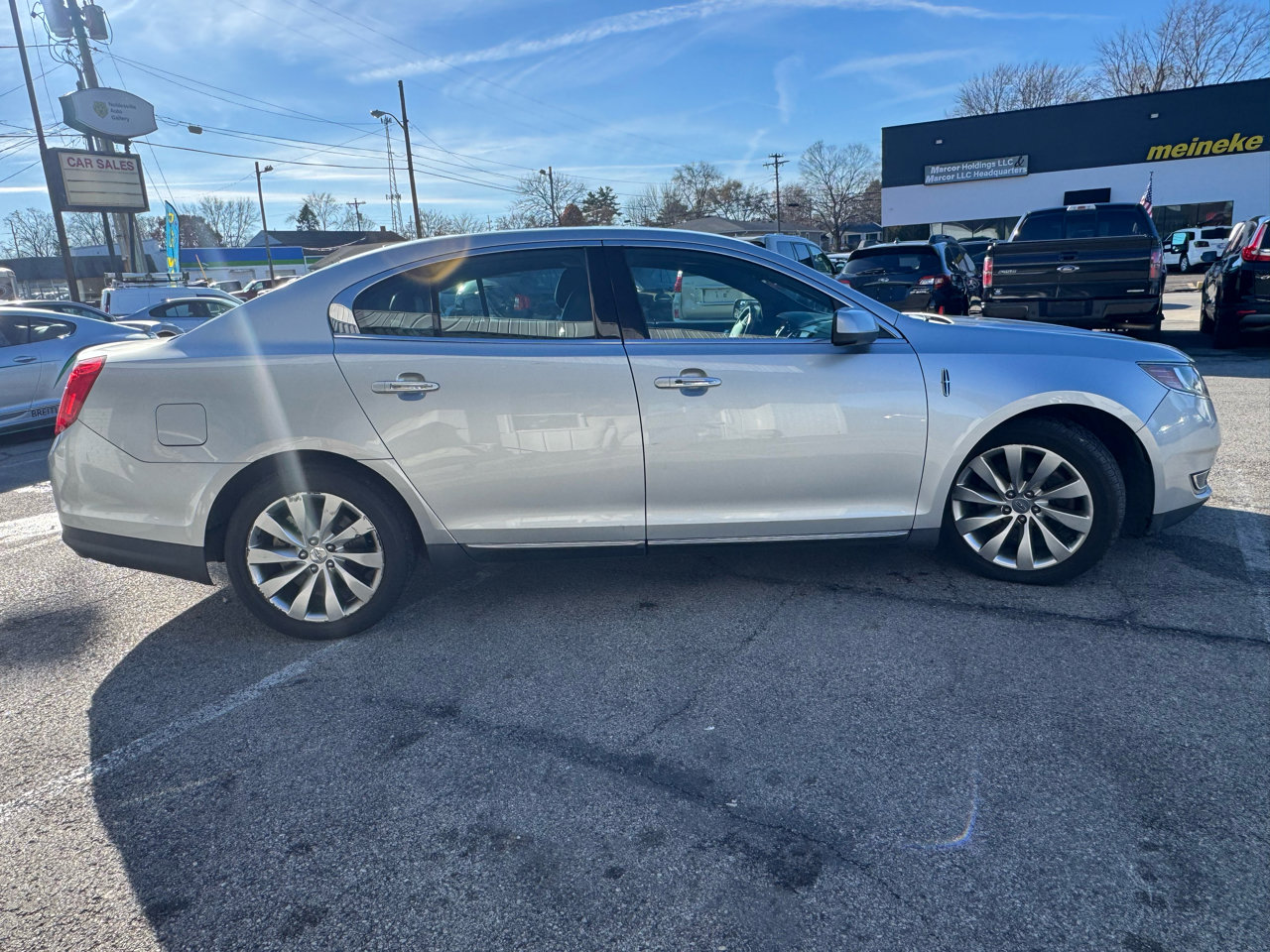 Used 2013 Lincoln MKS image 6