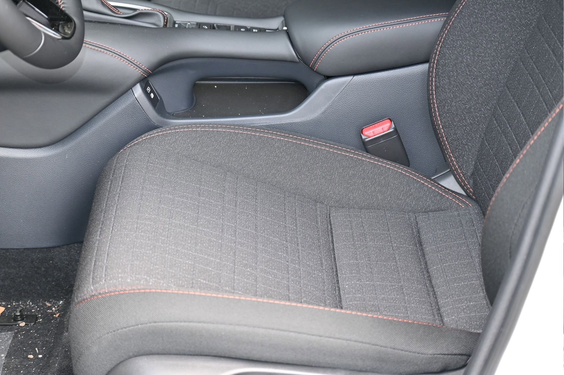 New 2025 Honda HR-V Sport image 15