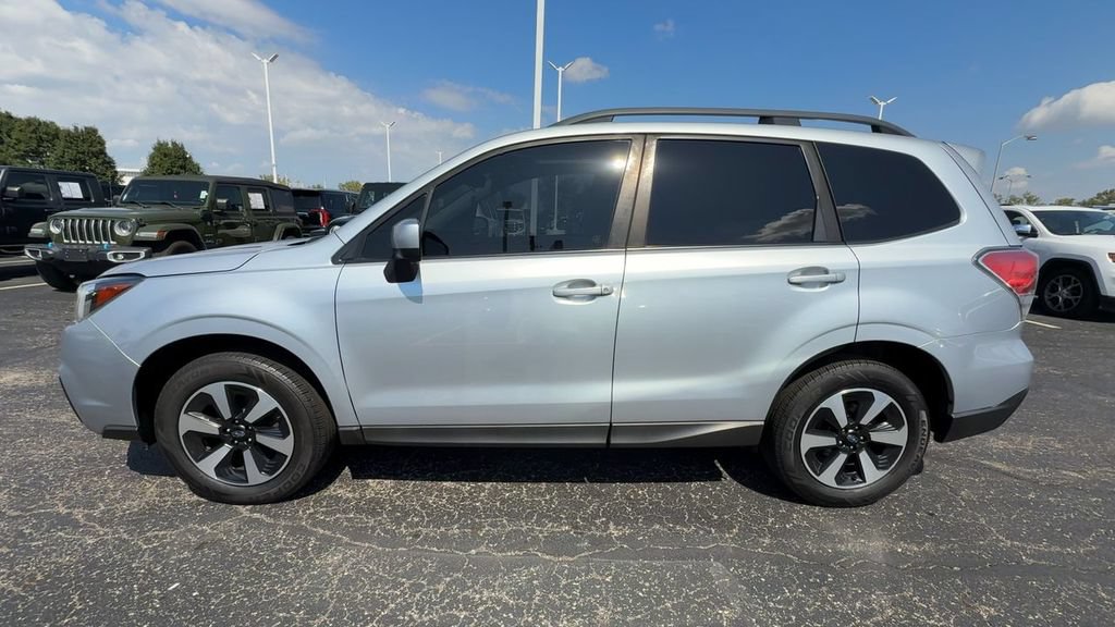 Used 2018 Subaru Forester 2.5i Premium w/ All-Weather Package AWD/4WD image 5