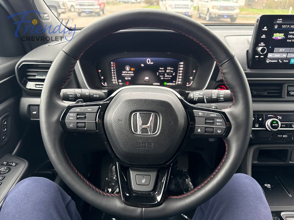 Used 2025 Honda Pilot Black Edition image 14