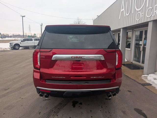 Used 2021 GMC Yukon XL Denali w/ Denali Premium Package image 3