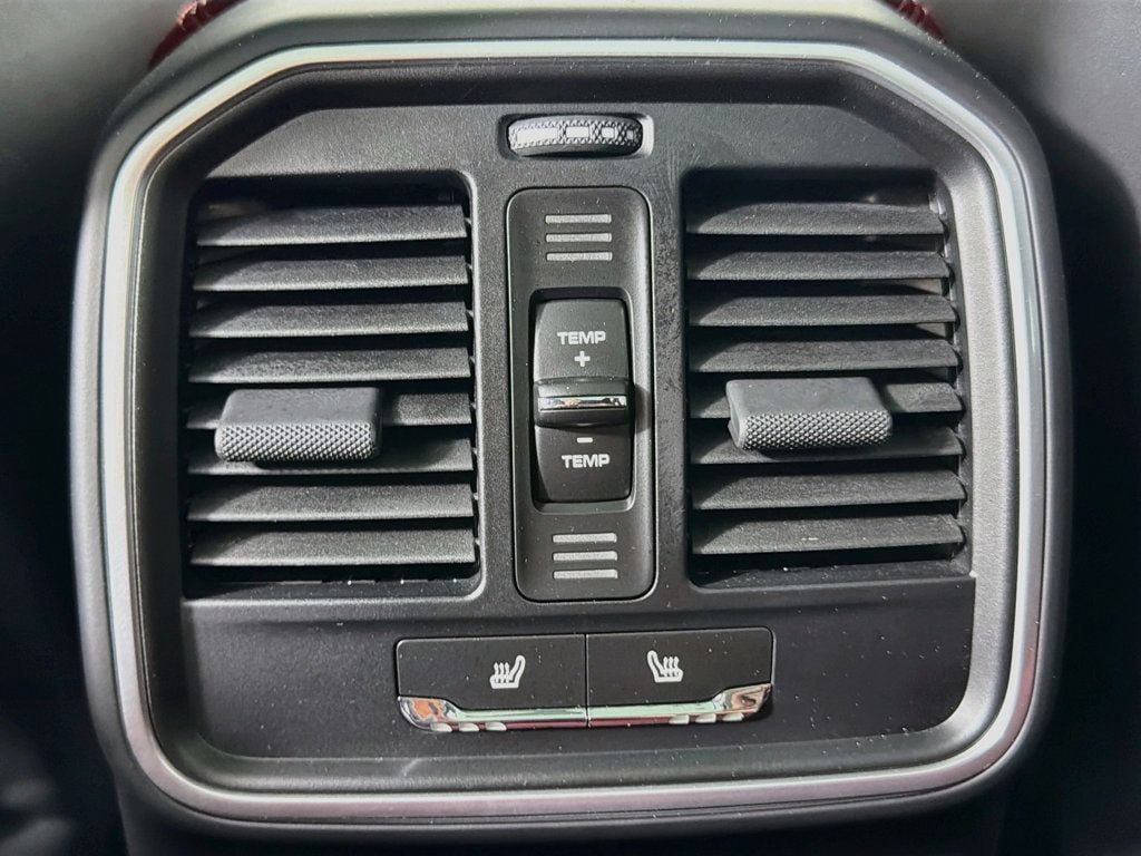 Certified 2026 Porsche Macan S AWD/4WD image 31