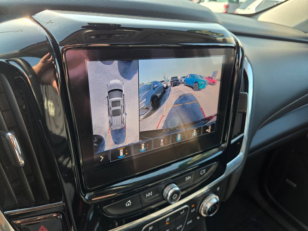 Used 2020 Chevrolet Traverse Premier FWD image 36