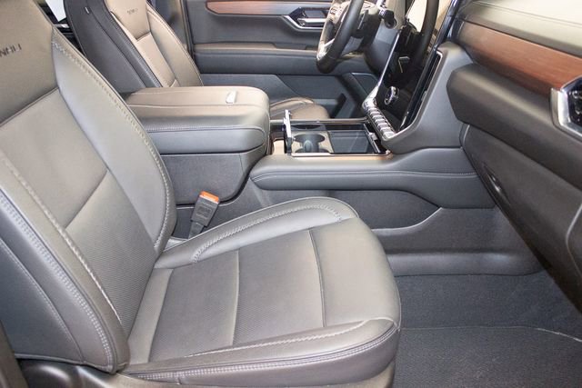 Used 2025 GMC Yukon Denali image 10