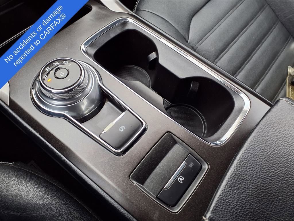 Used 2017 Ford Fusion SE w/ Fusion SE Technology Package image 24