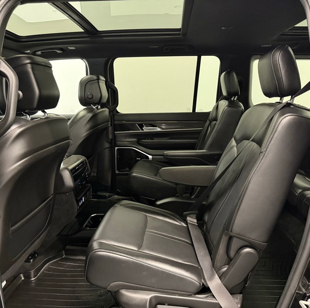 Used 2022 Jeep Wagoneer Series III w/ Premium Group I image 20