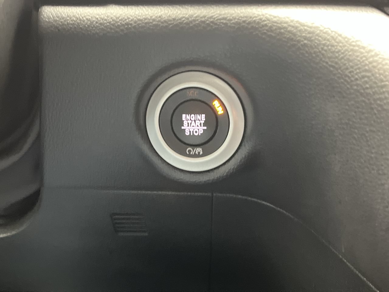 Used 2025 Chrysler Pacifica Select FWD image 21