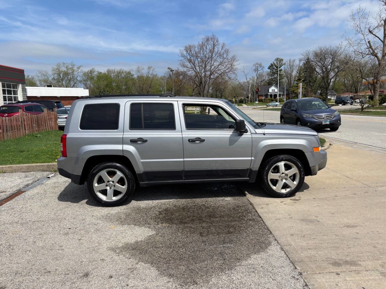 Used 2014 Jeep Patriot Sport image 16