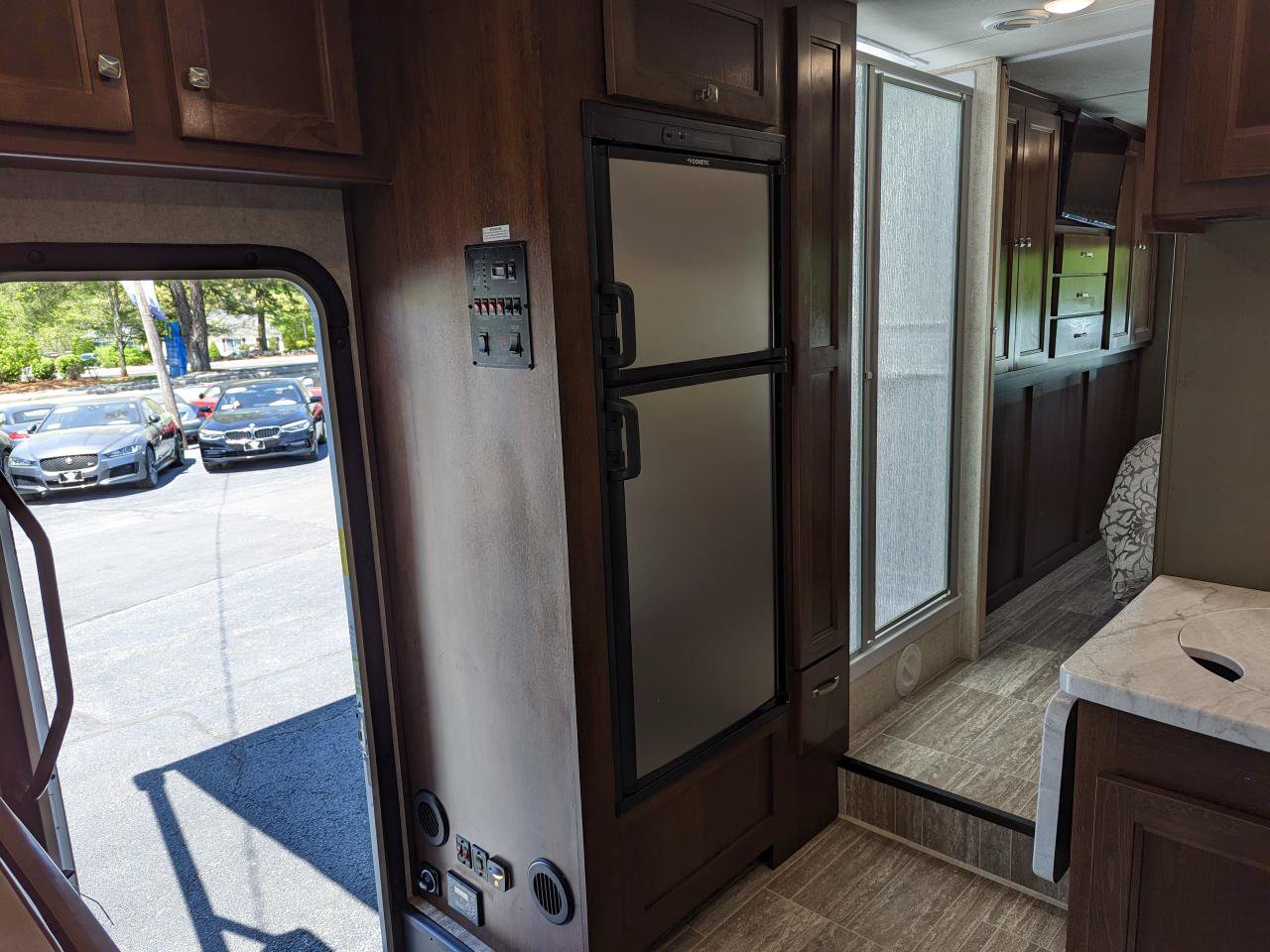 Used 2019 Chevrolet Express 4500 w/ RV Package RWD image 63