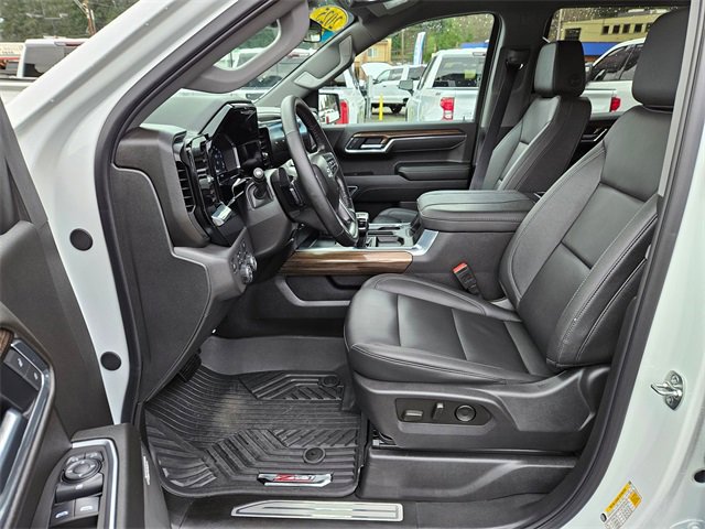 Used 2025 Chevrolet Silverado 1500 LT Trail Boss w/ Convenience Package II image 12