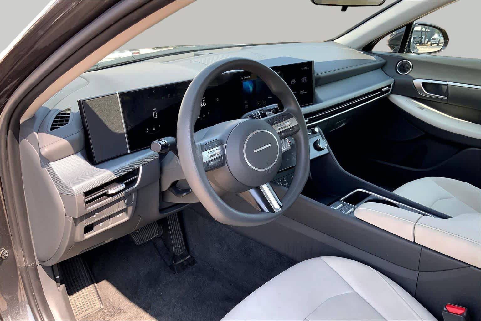 Used 2025 Hyundai Sonata SEL FWD image 18