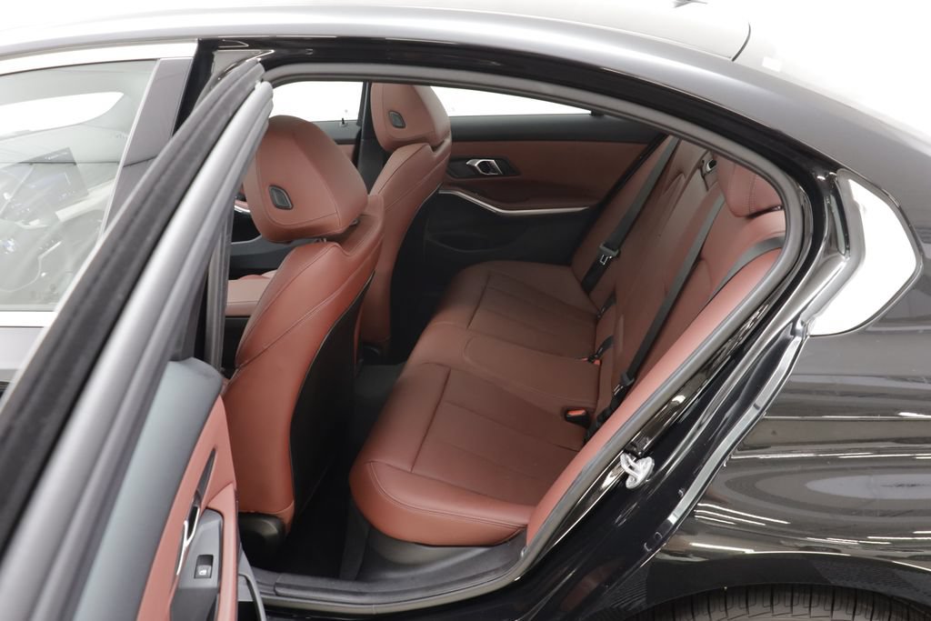 Used 2025 BMW 330i xDrive Sedan AWD/4WD image 15