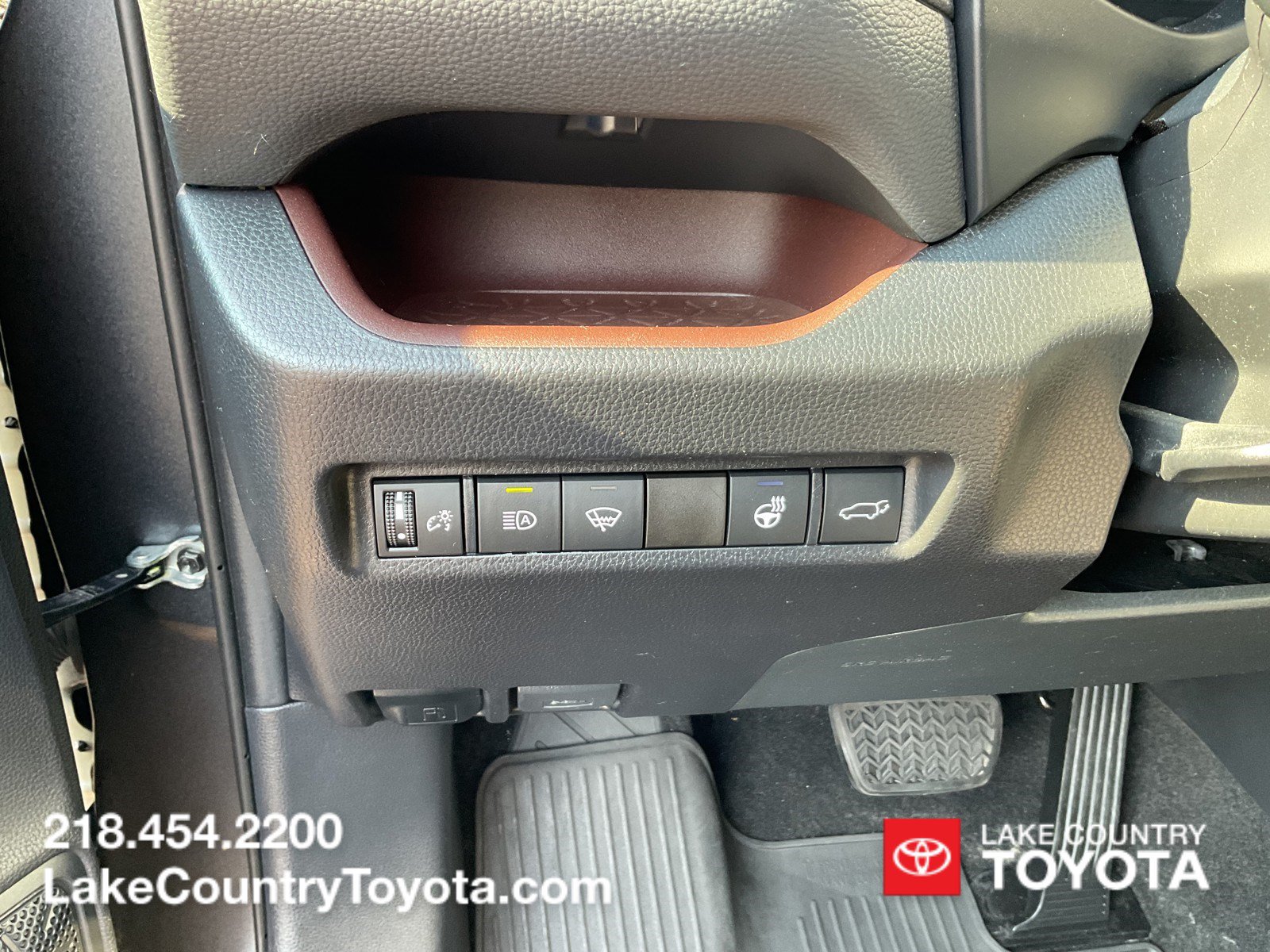 Used 2021 Toyota RAV4 Limited w/ Limited Grade Weather Package AWD/4WD image 33