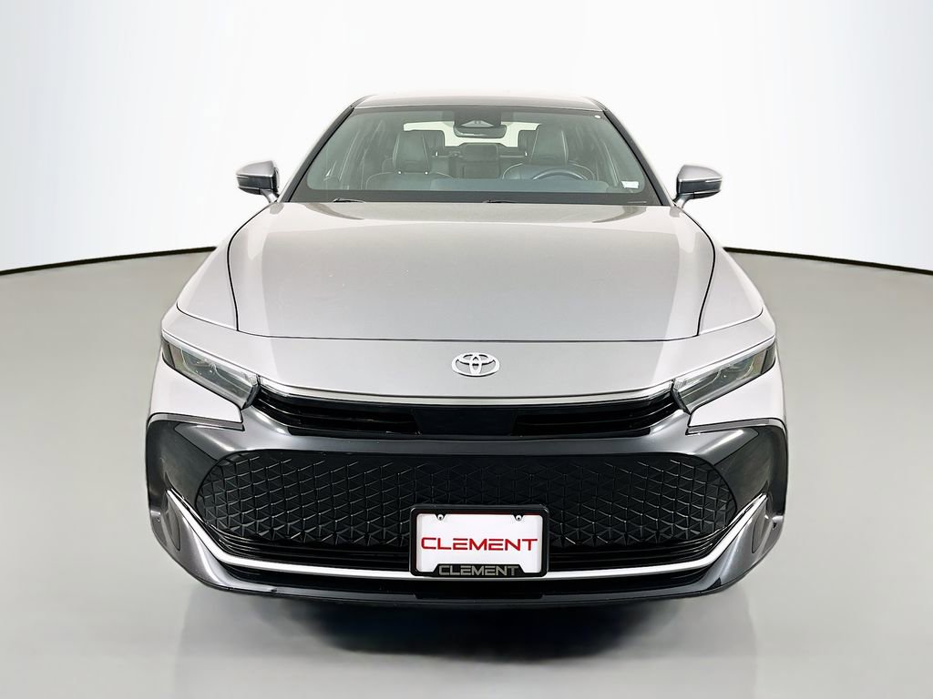 Used 2025 Toyota Crown XLE AWD/4WD image 3