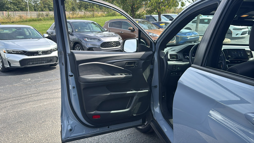 Used 2023 Honda Passport EX-L image 15